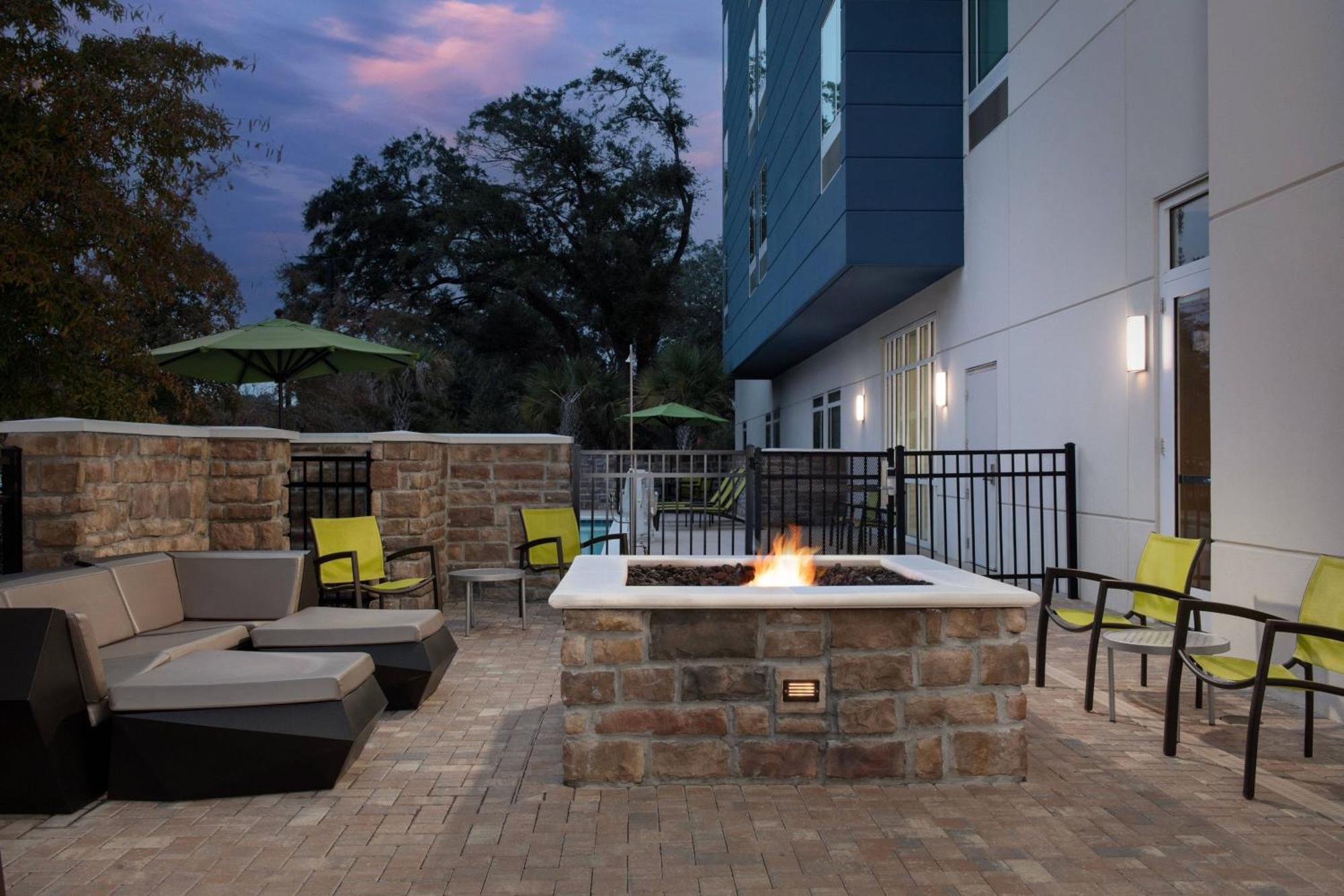 Springhill Suites By Marriott Charleston Airport & Convention Center Exterior photo